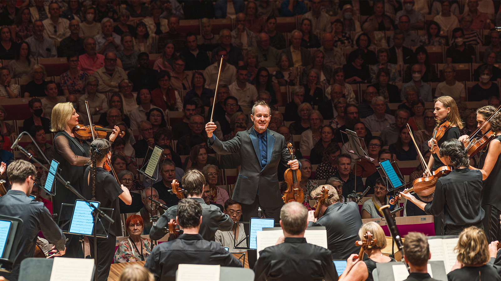 Australian Chamber Orchestra. conducted by Richard Tognetti