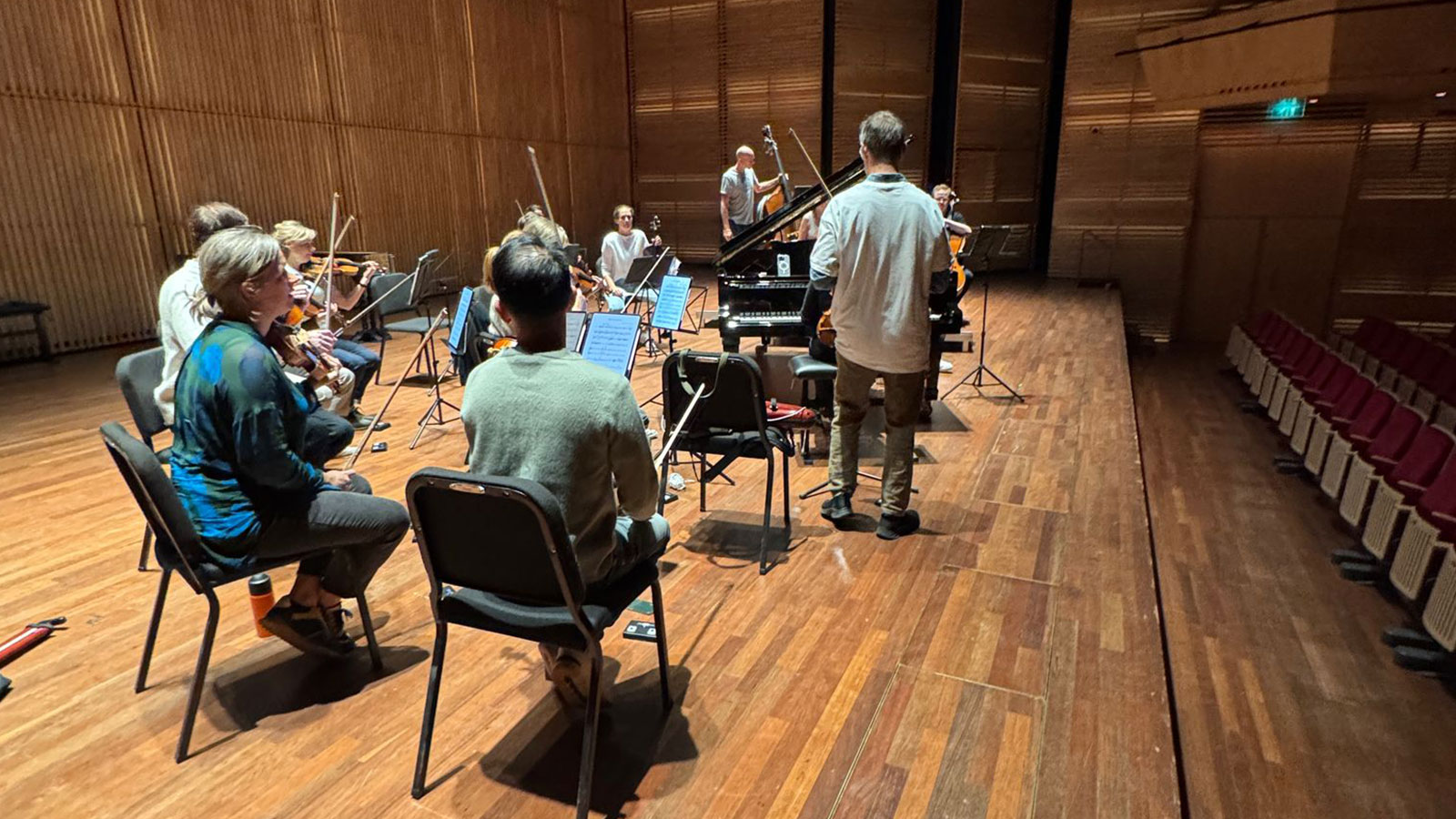 Amsterdam-Rehearsals-Commence