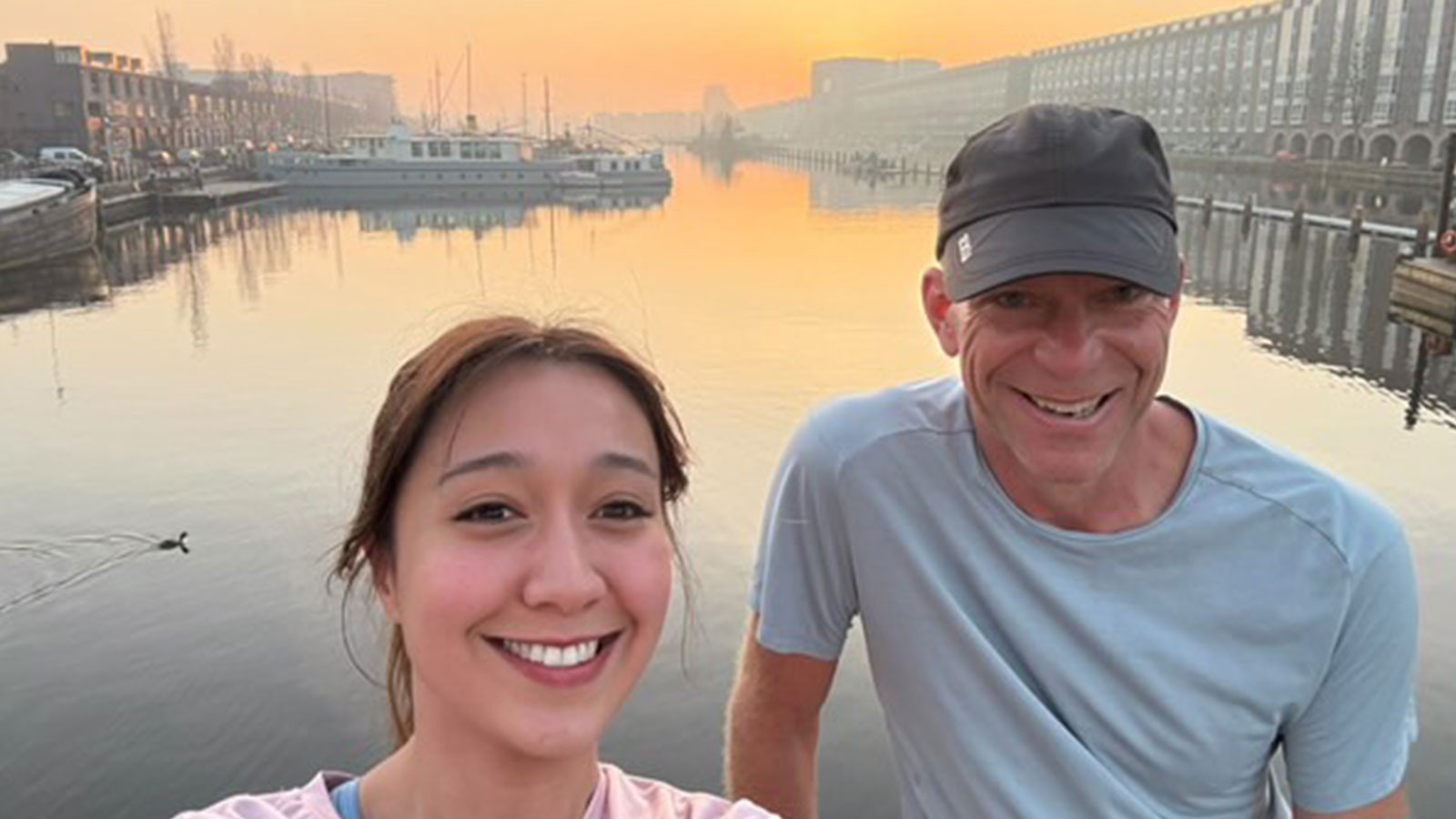 Anna-and-Max-run-in-Amsterdam