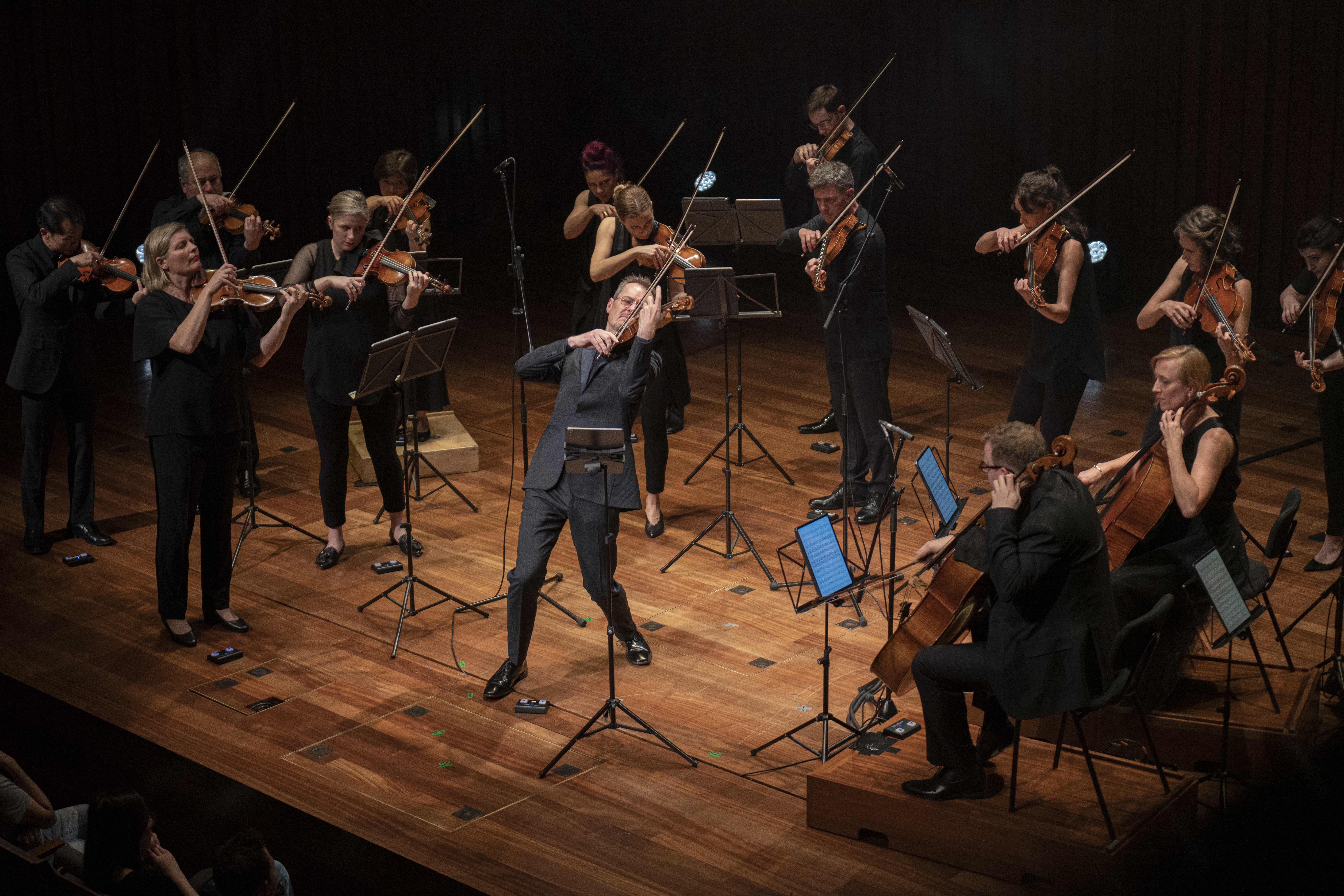 Richard Tognetti leads the ACO in concert in London