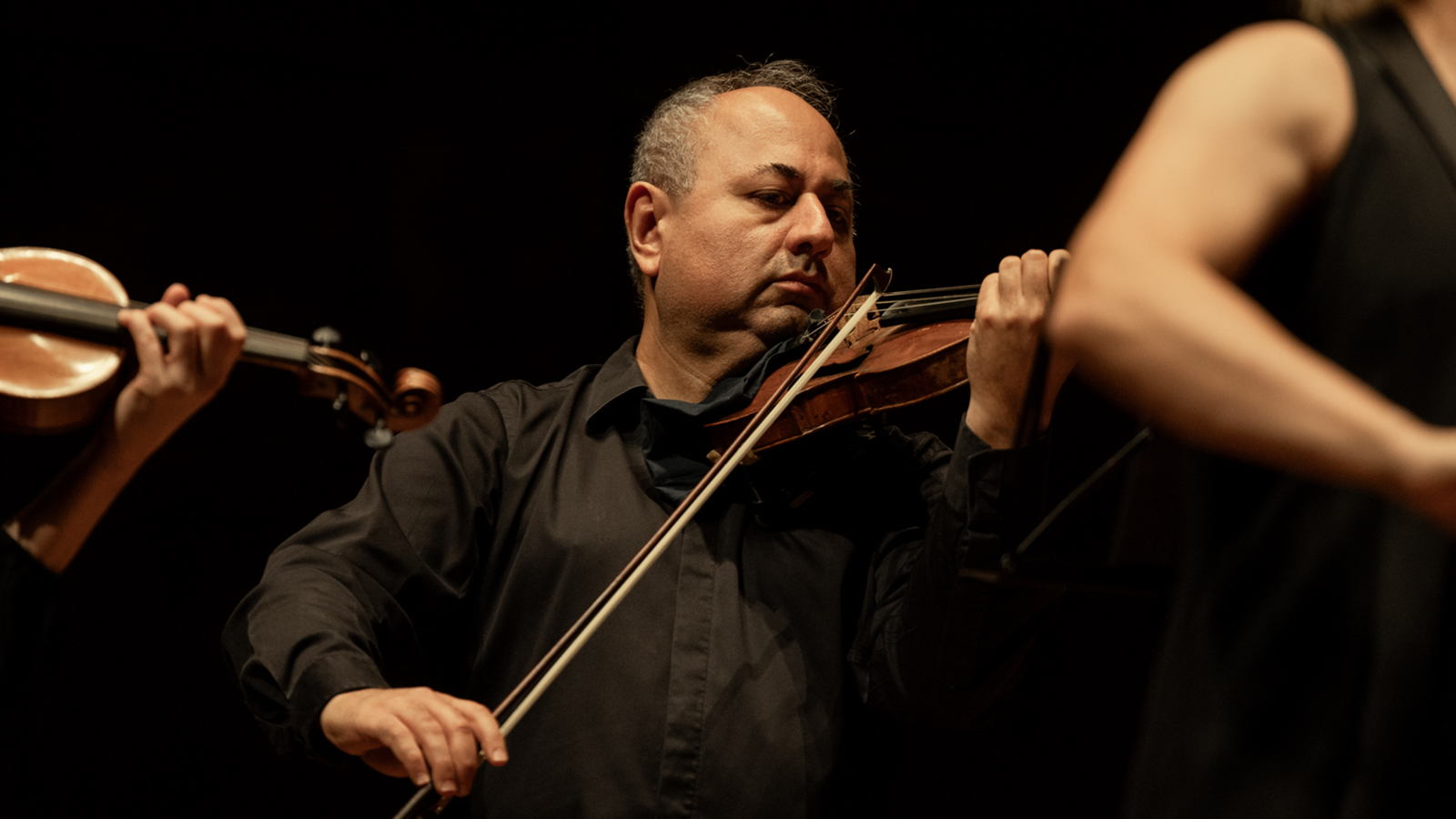 Ilya Onstage Single_Charlie Kinross