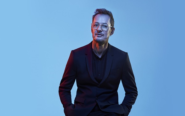 A photo of ACO Artistic Director Richard Tognetti