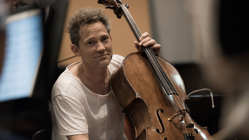 Photo of ACO Cellist Julian Thompson
