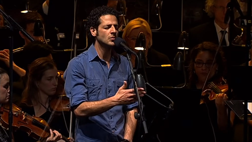 A still from one of Lior's performance videos.