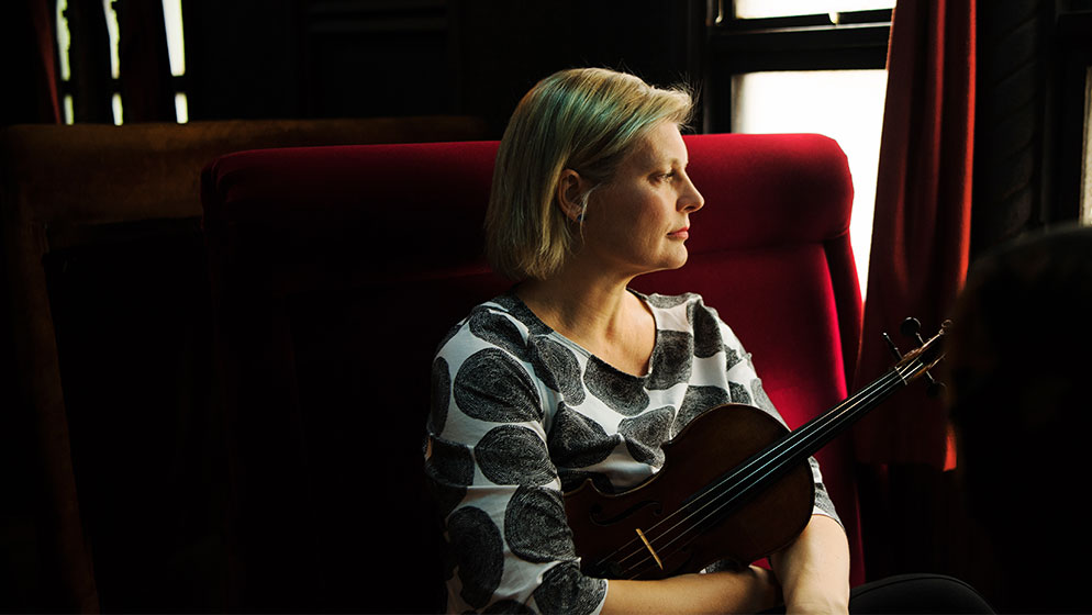 Photo of ACO Principal Violin Helena Rathbone